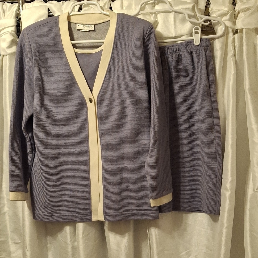 C.D. PETITES Purple and Cream Cardigan Set Med 💝💝💝💝💝